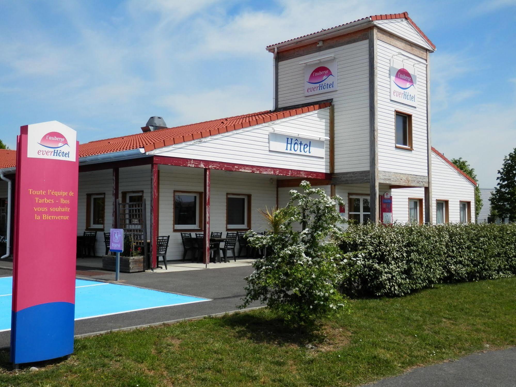 Everhotel De Tarbes-Ibos Exterior foto