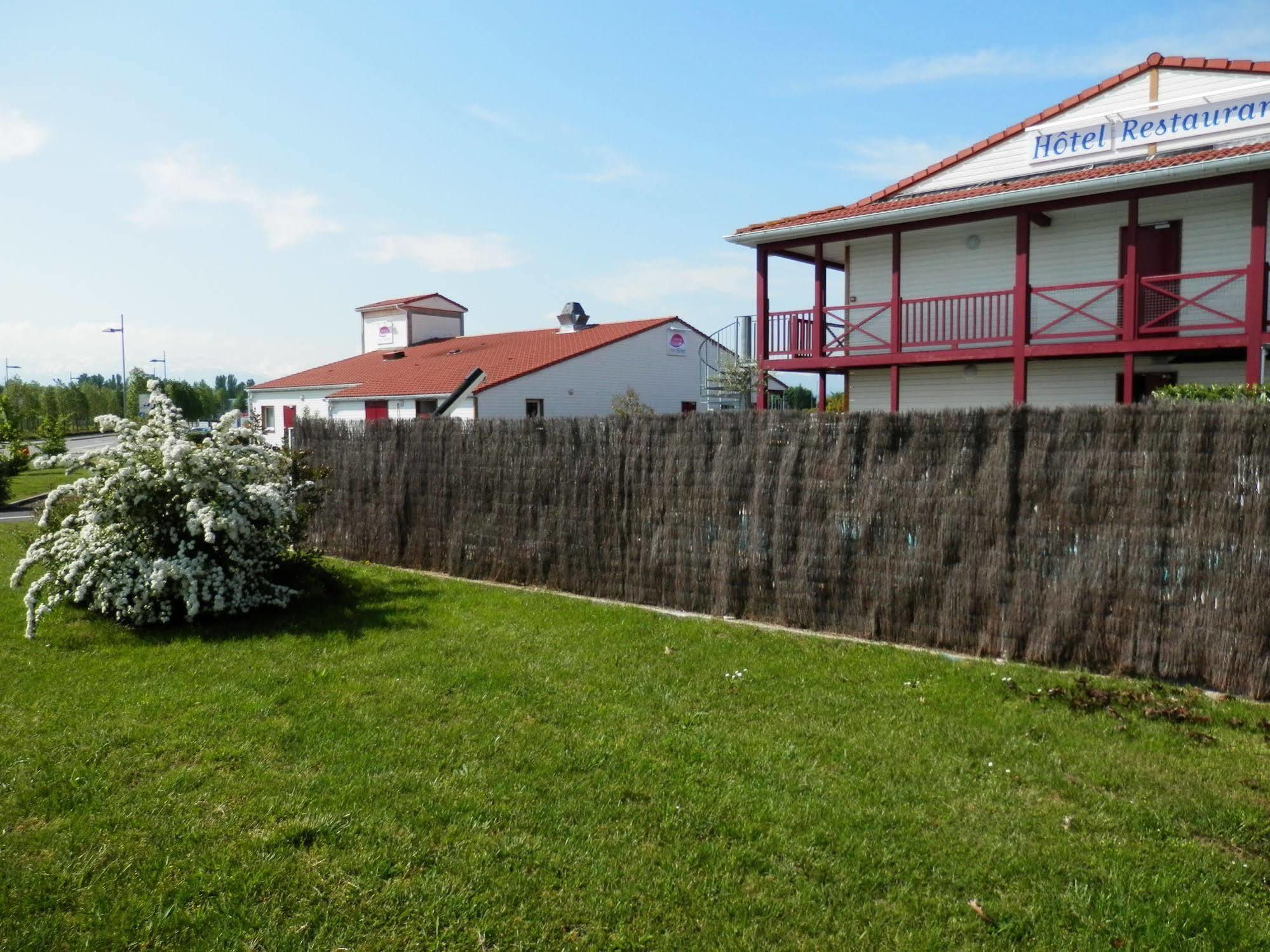 Everhotel De Tarbes-Ibos Exterior foto